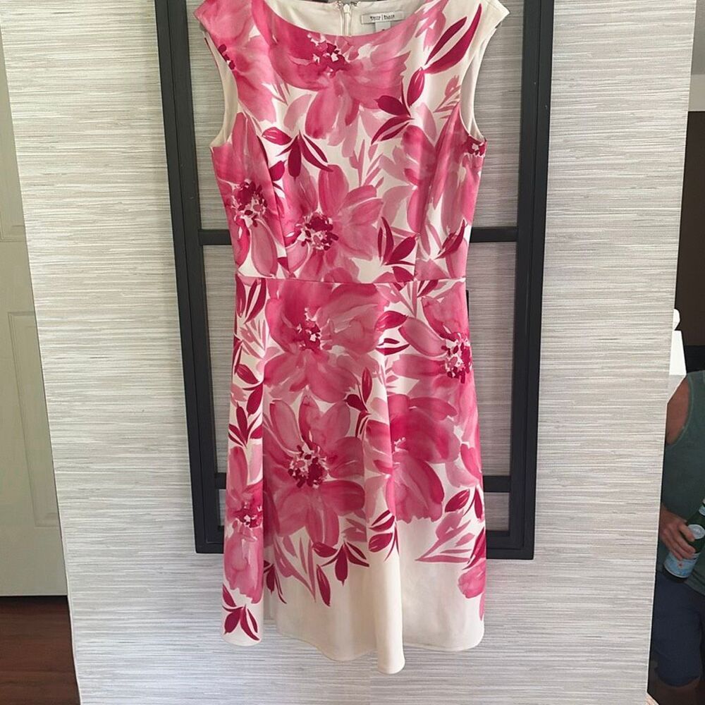 White House | Black Market pink, white floral sleeveless dress, classy, elegant